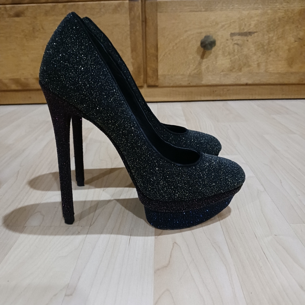 Shoes - Picture 2 of 3